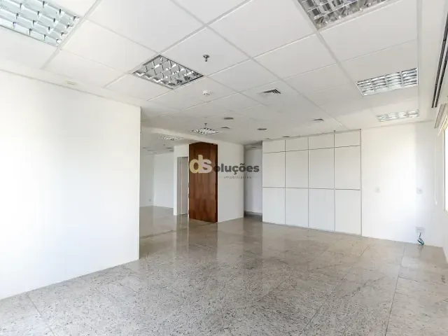 Conjunto comercial à venda ou para alugar, no bairro Consolação em São Paulo