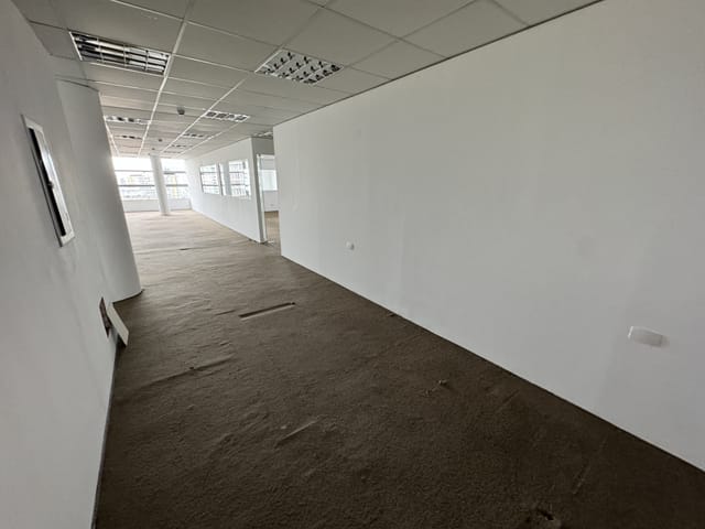 Foto do Conjunto comercial - Conjunto comercial à venda no Centro de São Paulo com 270.01m² e 2 banheiros - Próximo da Estação São Bento | Miani Imóveis