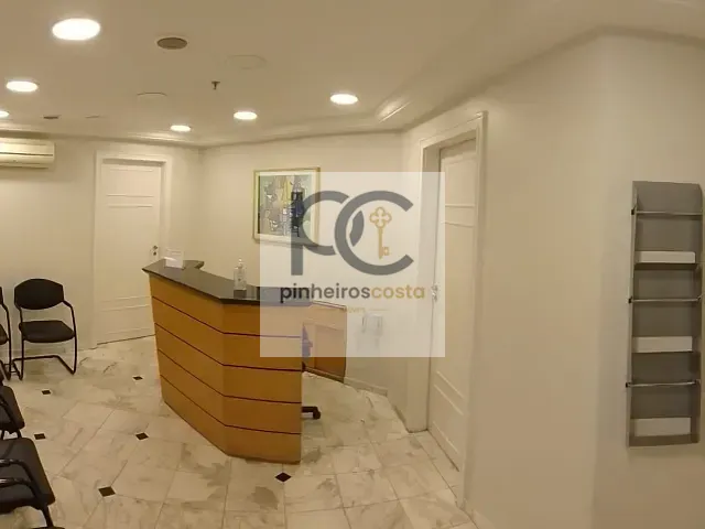 Conjunto comercial à venda ou para alugar, no bairro Cerqueira César em São Paulo