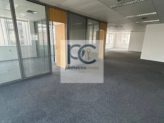 Conjunto comercial para alugar, no bairro Chácara Santo Antônio (Zona Sul) em São Paulo
