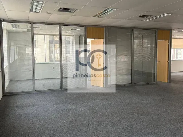 Conjunto comercial para alugar, no bairro Chácara Santo Antônio (Zona Sul) em São Paulo