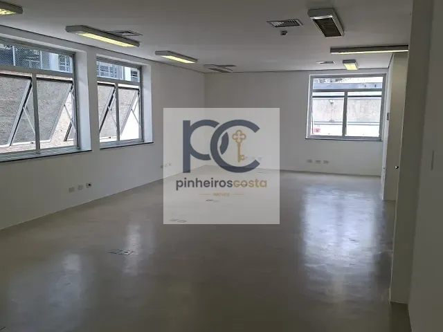 Conjunto comercial para alugar, no bairro Vila Madalena em São Paulo