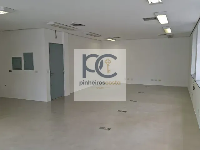 Conjunto comercial para alugar, no bairro Vila Madalena em São Paulo