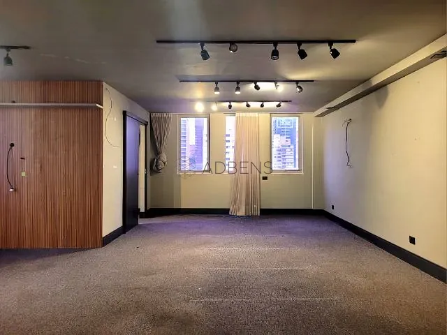 Conjunto comercial para alugar, no bairro Cerqueira César em São Paulo