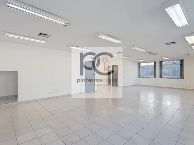 Conjunto comercial para alugar, no bairro Vila Madalena em São Paulo