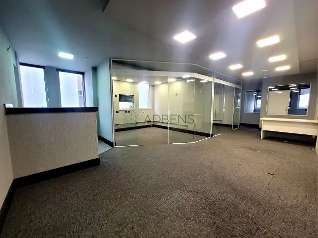 Conjunto comercial para alugar, no bairro Cerqueira César em São Paulo