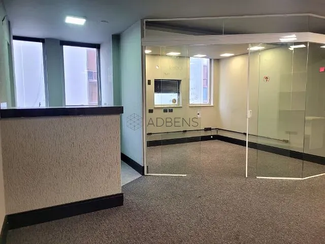 Conjunto comercial para alugar, no bairro Cerqueira César em São Paulo