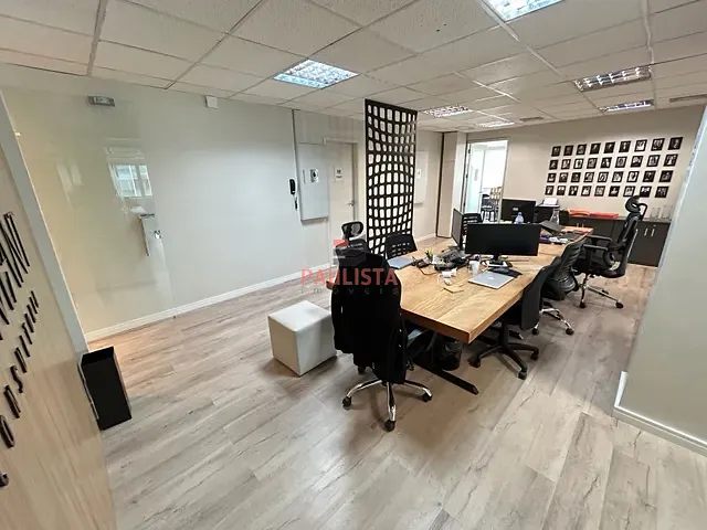 Conjunto comercial com 251m², à venda, no bairro Cerqueira César em São Paulo