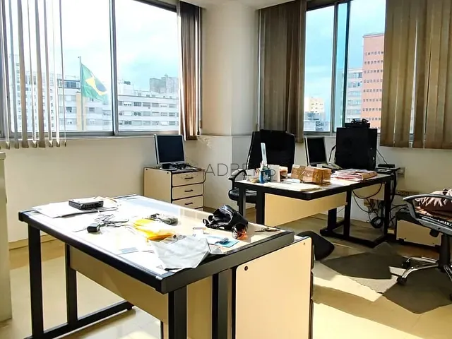 Conjunto comercial à venda ou para alugar, no bairro República em São Paulo