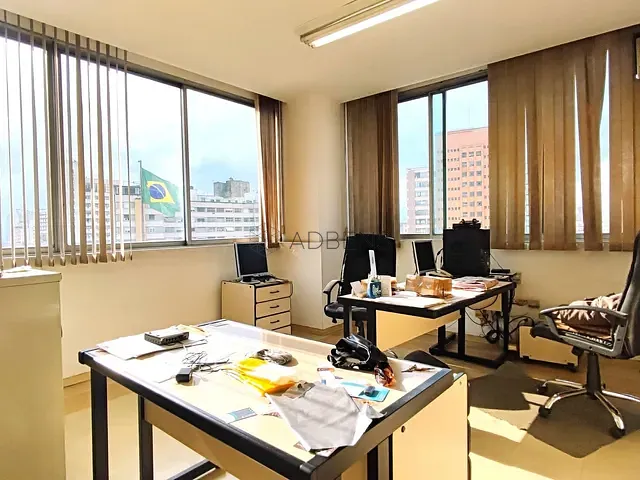 Conjunto comercial à venda ou para alugar, no bairro República em São Paulo