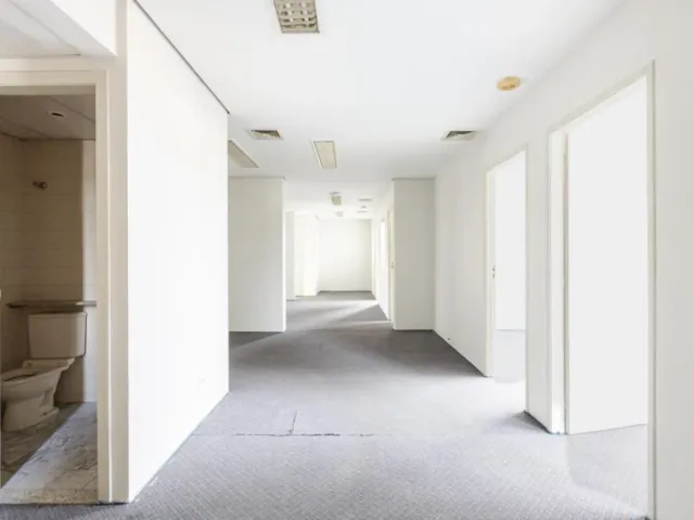 Conjunto comercial com 70m², para alugar, no bairro Vila Tramontano em São Paulo