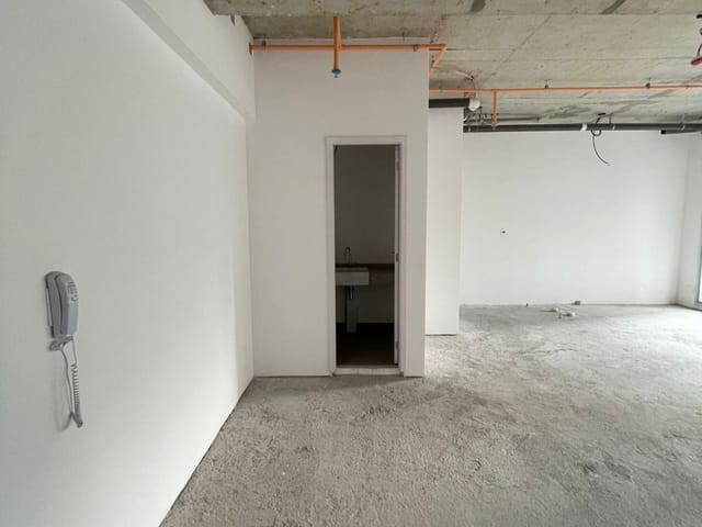 Conjunto comercial com 71m², para alugar, no bairro Cerqueira César em São Paulo