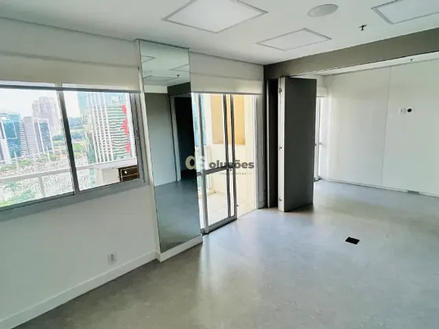 Conjunto comercial à venda ou para alugar, no bairro Cidade Monções em São Paulo
