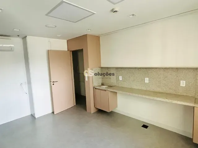 Conjunto comercial à venda ou para alugar, no bairro Cidade Monções em São Paulo