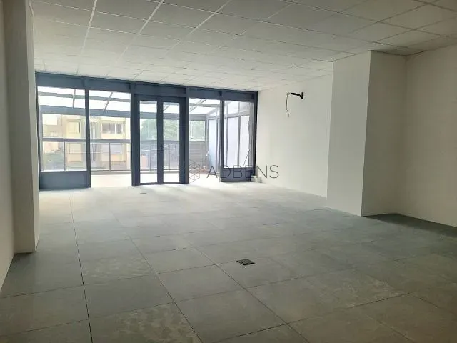 Conjunto comercial para alugar, no bairro Jardim Paulista em São Paulo