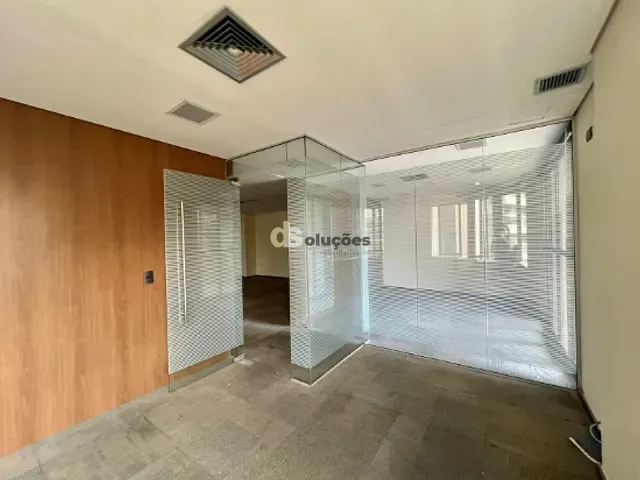 Conjunto comercial à venda ou para alugar, no bairro Vila Olímpia em São Paulo