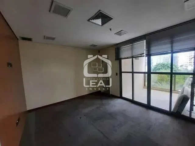 Conjunto comercial com 130m², à venda ou para alugar, no bairro Vila Olímpia em São Paulo