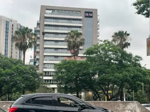 Conjunto comercial à venda, no bairro Santo Amaro em São Paulo