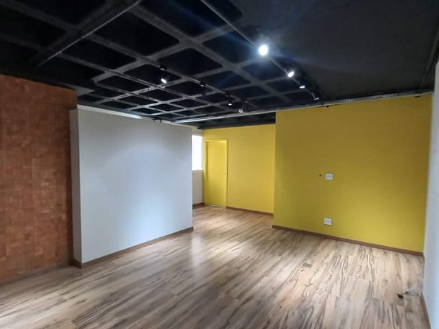 Foto do Conjunto comercial - Conjunto comercial para venda e locação em Pinheiros com 62m², copa e 1 banheiro - Próximo a estação das Clínicas | Miani Imóveis