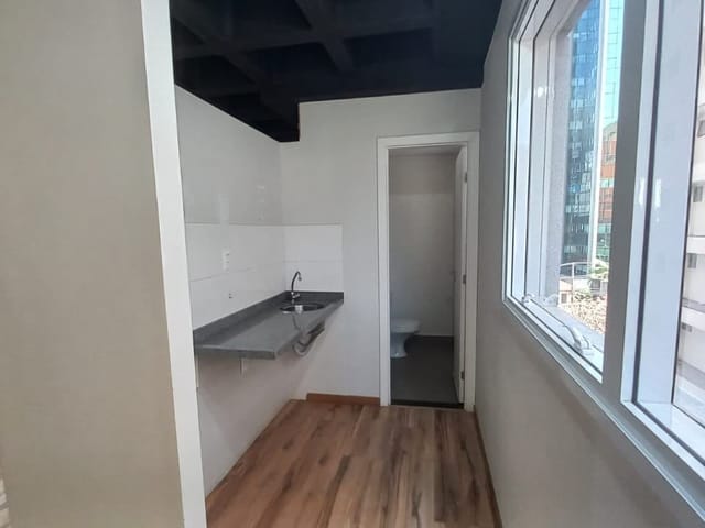 Foto do Conjunto comercial - Conjunto comercial para venda e locação em Pinheiros com 62m², copa e 1 banheiro - Próximo a estação das Clínicas | Miani Imóveis