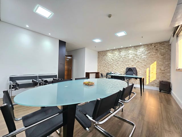 Foto do Conjunto comercial - Escritório Pronto para Clínica ou Advocacia em Moema + 151m² com 5 Salas e 4 Vagas | Paulista Imóveis