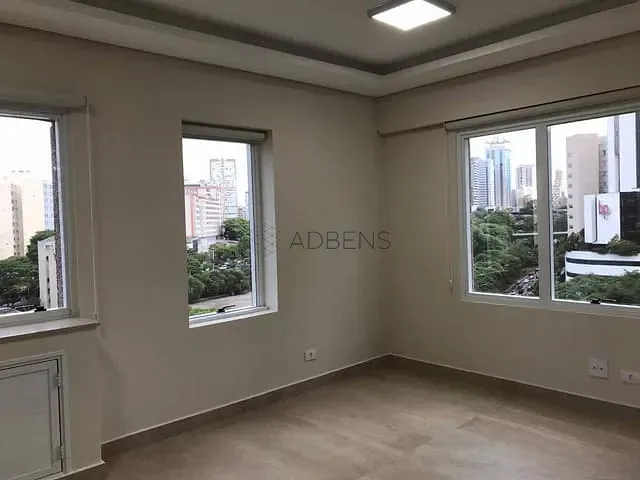 Conjunto comercial com 76m², para alugar, no bairro Liberdade em São Paulo