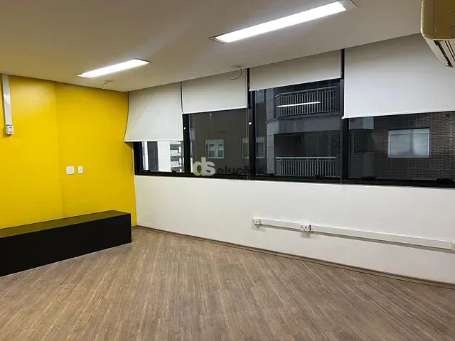 Conjunto comercial à venda, no bairro Vila Olímpia em São Paulo
