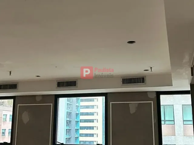 Conjunto comercial com 98m², à venda ou para alugar, no bairro Vila Olímpia em São Paulo