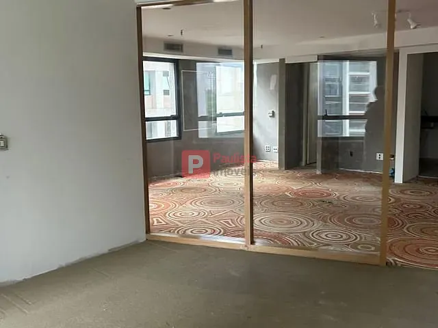 Conjunto comercial com 98m², à venda ou para alugar, no bairro Vila Olímpia em São Paulo