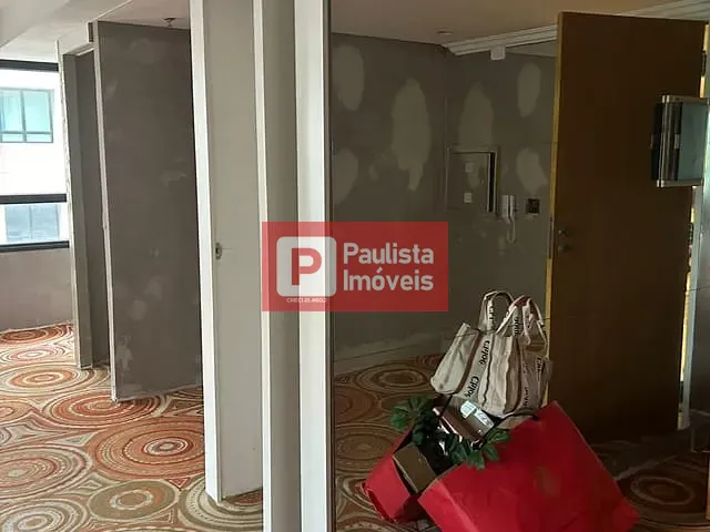 Conjunto comercial com 98m², à venda ou para alugar, no bairro Vila Olímpia em São Paulo