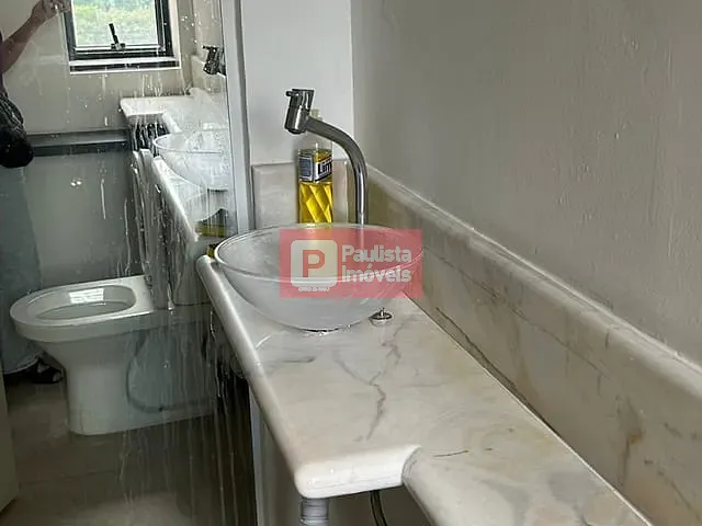 Conjunto comercial com 98m², à venda ou para alugar, no bairro Vila Olímpia em São Paulo