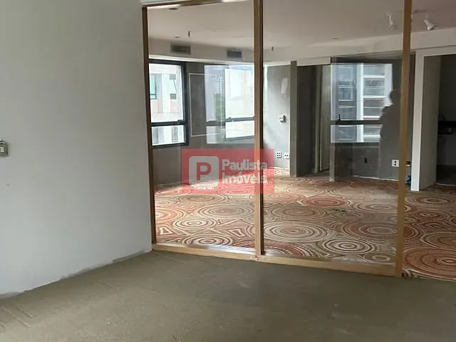 Conjunto comercial com 98m², à venda ou para alugar, no bairro Vila Olímpia em São Paulo