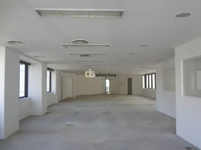 Conjunto comercial para alugar, no bairro Cidade Monções em São Paulo