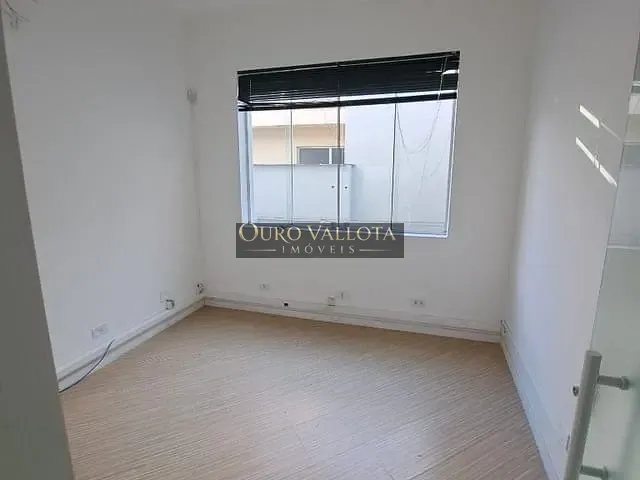 Conjunto comercial com 132m², para alugar, no bairro Vila Olímpia em São Paulo