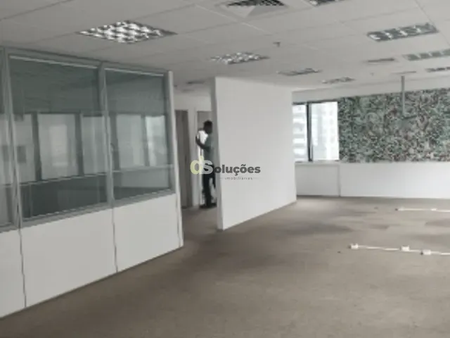 Conjunto comercial para alugar, no bairro Itaim Bibi em São Paulo
