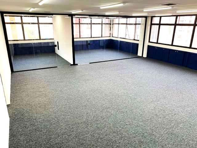 Foto do Conjunto comercial - Conjunto com 130m², Reformada no Brooklin, Próximo. Metrô e 2 Vagas! | Paulista Imóveis