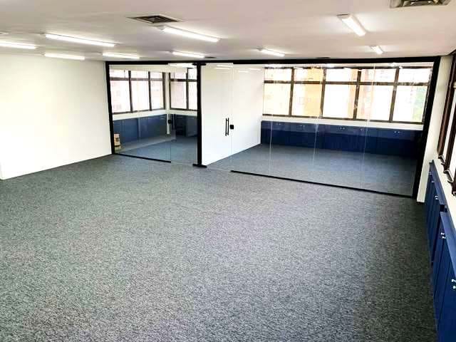 Foto do Conjunto comercial - Conjunto com 130m², Reformada no Brooklin, Próximo. Metrô e 2 Vagas! | Paulista Imóveis