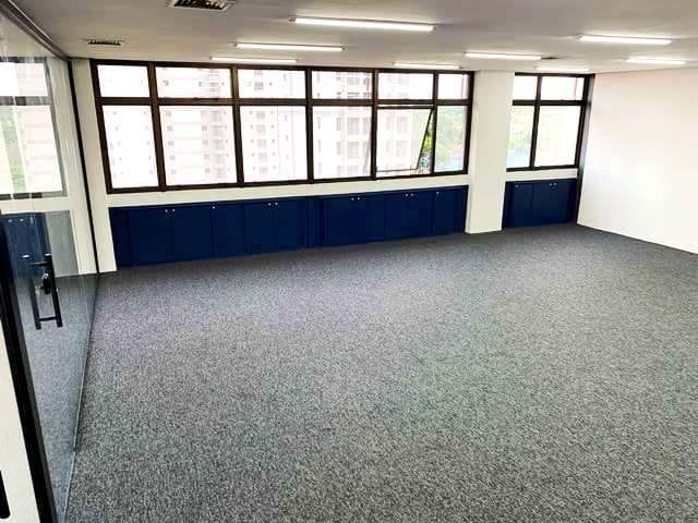 Foto do Conjunto comercial - Conjunto com 130m², Reformada no Brooklin, Próximo. Metrô e 2 Vagas! | Paulista Imóveis