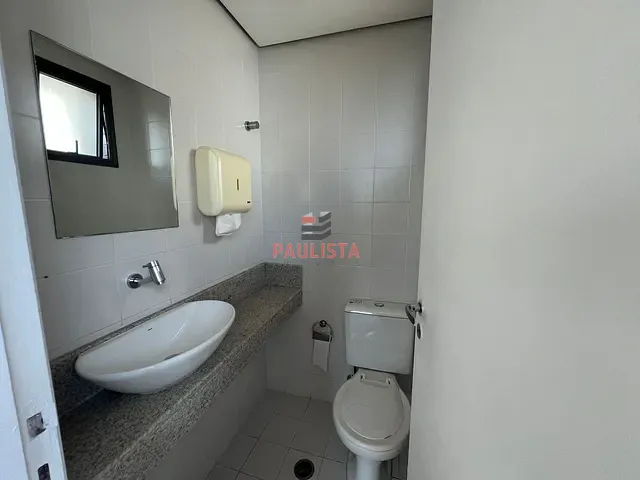 Conjunto comercial à venda ou para alugar, no bairro Saúde em São Paulo