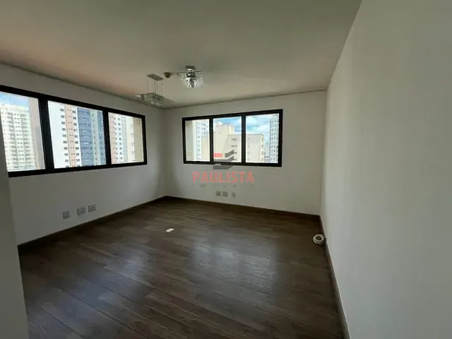 Conjunto comercial à venda ou para alugar, no bairro Saúde em São Paulo