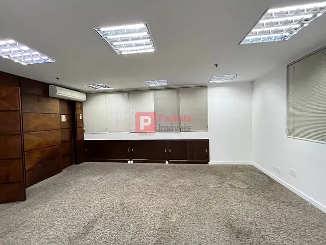 Conjunto comercial para alugar, no bairro Campo Belo em São Paulo