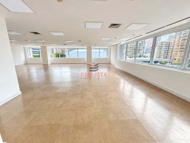 Conjunto comercial para alugar, no bairro Bela Vista em São Paulo