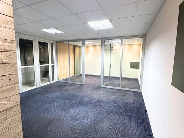 Conjunto comercial com 41m², para alugar, no bairro Cerqueira César em São Paulo