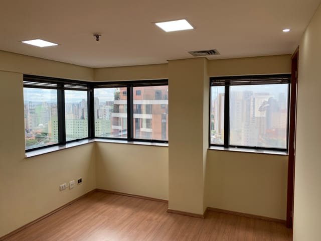 Conjunto comercial com 68m², à venda ou para alugar, no bairro Aclimação em São Paulo