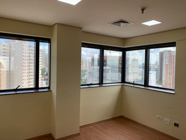 Conjunto comercial com 68m², à venda ou para alugar, no bairro Aclimação em São Paulo