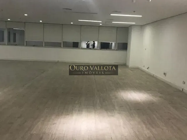 Conjunto comercial com 206m², para alugar, no bairro Vila Olímpia em São Paulo