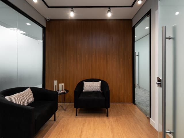 Foto do Conjunto comercial - Conjunto comercial para locação com 120m², potencial para 10 posições, 2 salas de reunião, MOBILIADO na Vila Olímpia, São Paulo, SP | Paulista Imóveis