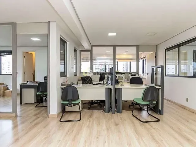 Conjunto comercial à venda, no bairro Vila Nova Conceição em São Paulo