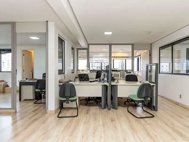 Conjunto comercial à venda, no bairro Vila Nova Conceição em São Paulo