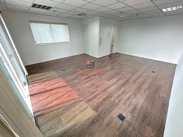 Conjunto comercial com 73m², para alugar, no bairro Santo Amaro em São Paulo